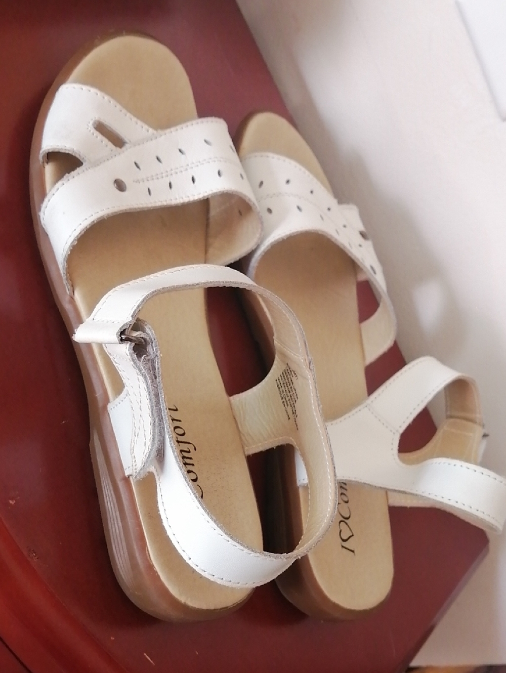 Carly White Leather Open-Toe Comfort Sandals Adjustable Ankle Velcro Size 9 M